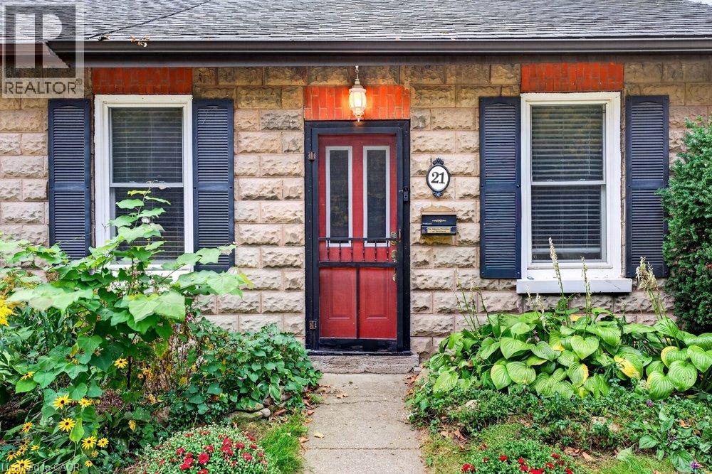 21 Brock Street North — photo 4
