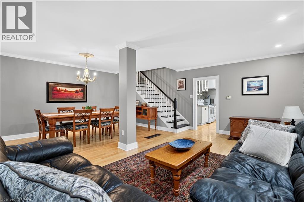 21 Brock Street North — photo 12