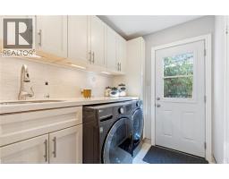 Laundry room - 467 Hedgerow Lane, Oakville, ON L6H4V8 Photo 14