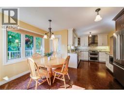 Eat in kitchen - 39 Oliver Court Se, Kitchener, ON N2N3E7 Photo 11