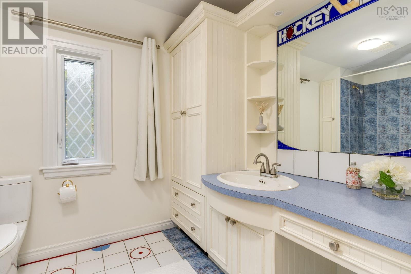 Property 33 of 50 of 2561 Newton Avenue
