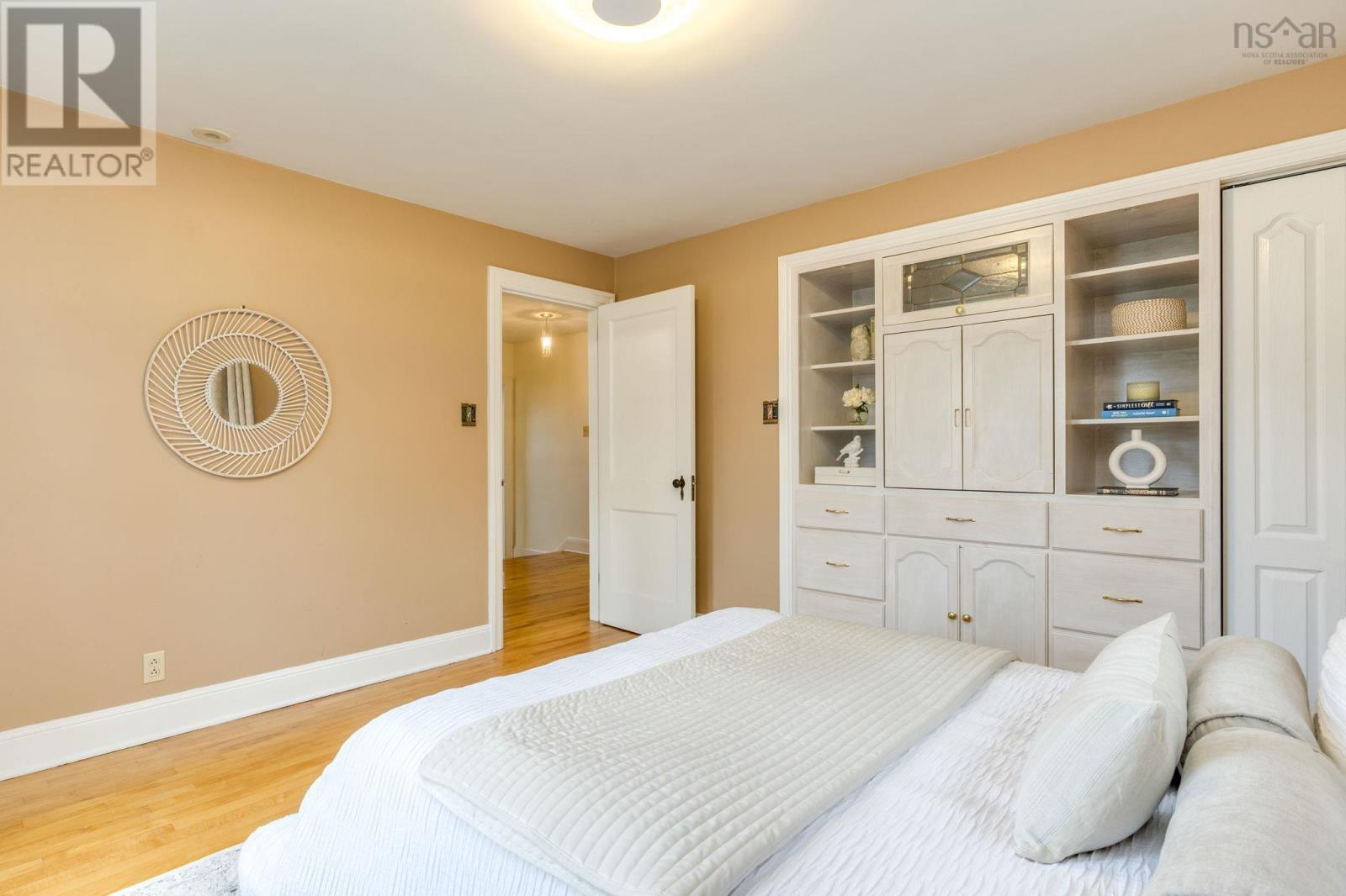 Property 29 of 50 of 2561 Newton Avenue