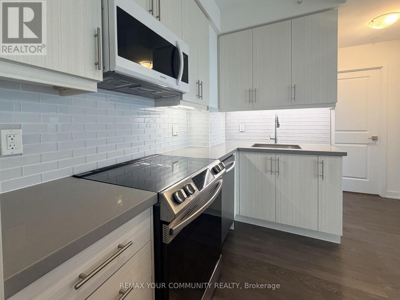 75 Oneida Crescent — photo 3