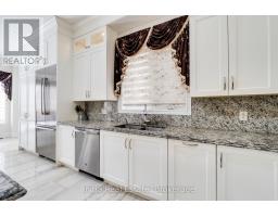 12 Erintown Crescent S, Brampton, ON L6P4H2 Photo 11