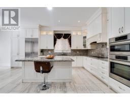 12 Erintown Crescent S, Brampton, ON L6P4H2 Photo 9