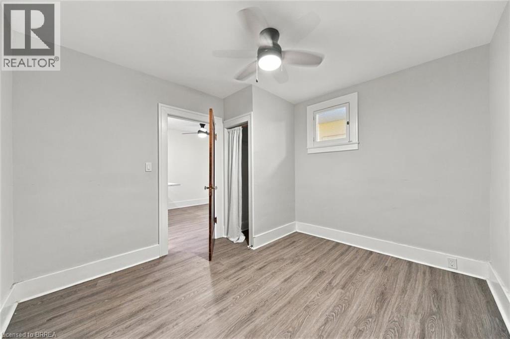 46 Grand River Street North — photo 10