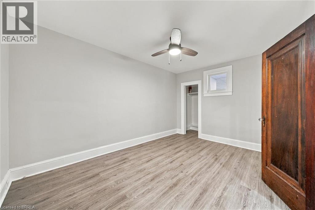 46 Grand River Street North — photo 12