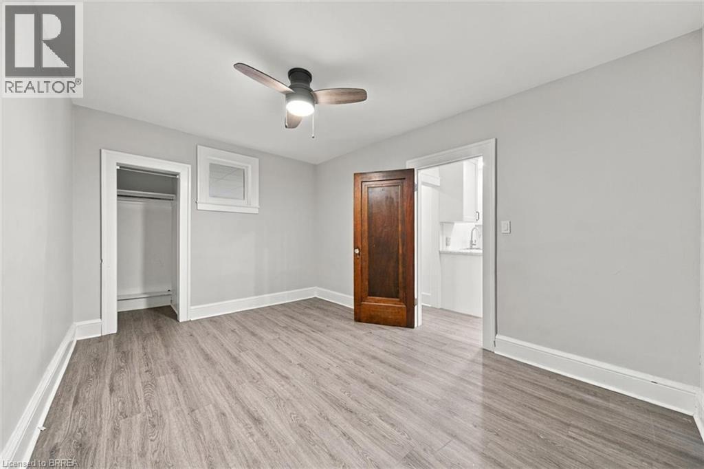 46 Grand River Street North — photo 13