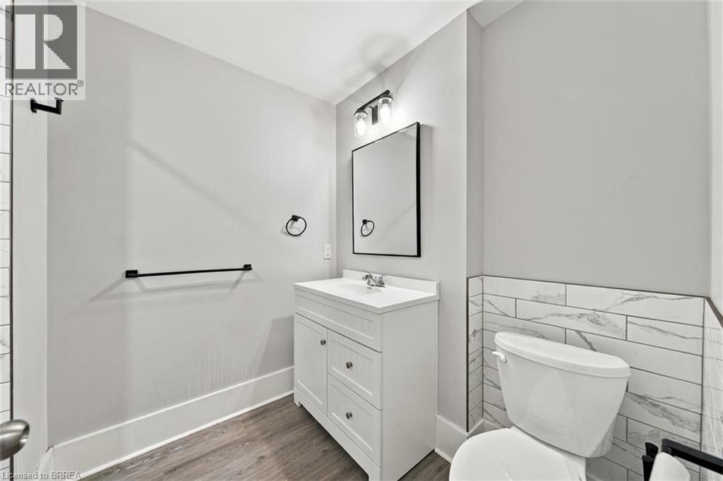 46 Grand River Street North — photo 14