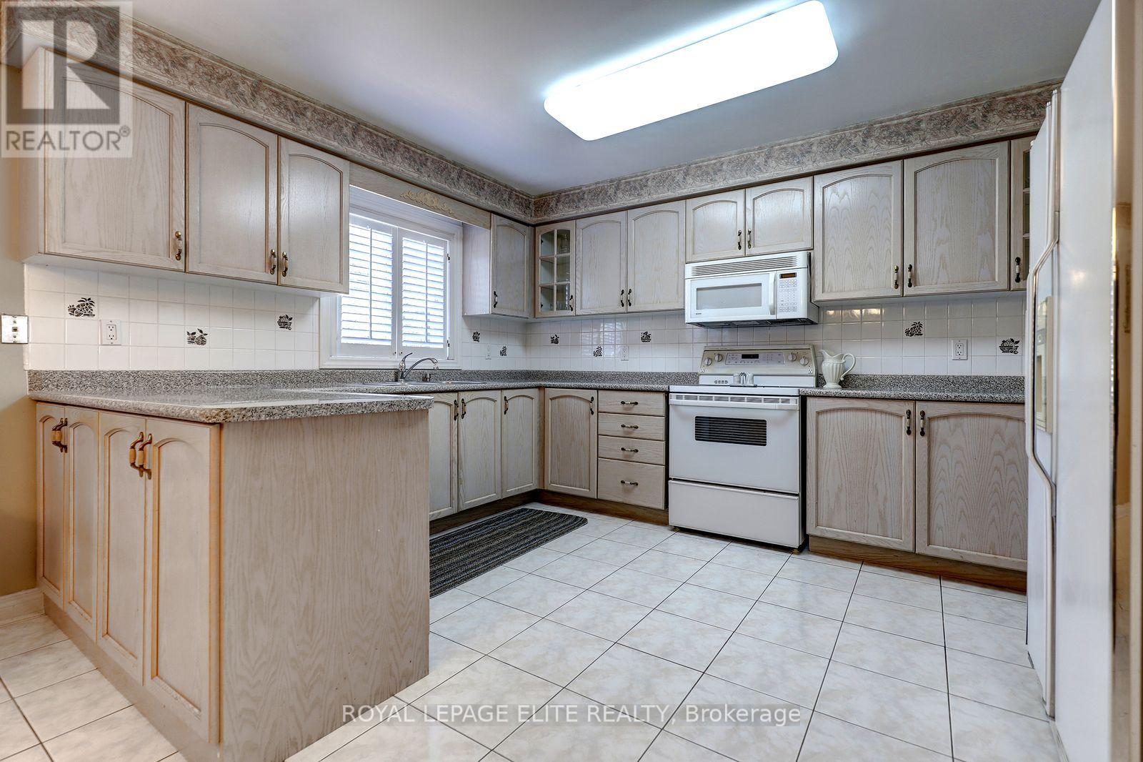 5 Pinecone Way East — photo 16