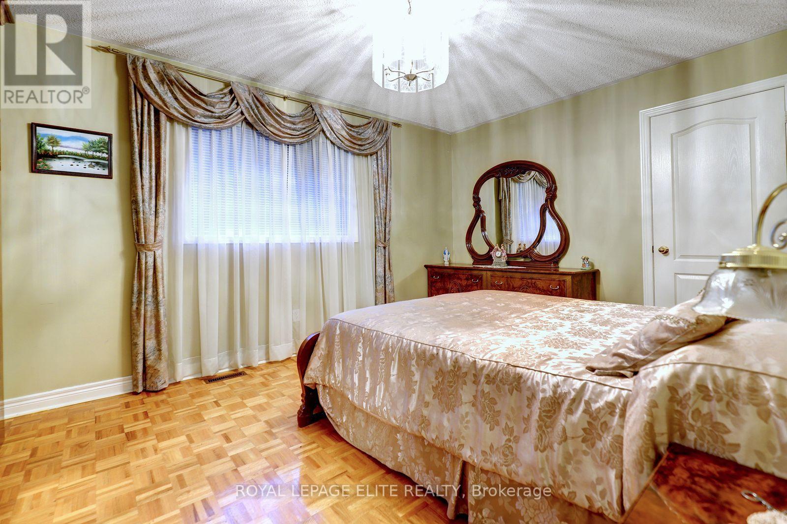 5 Pinecone Way East — photo 34