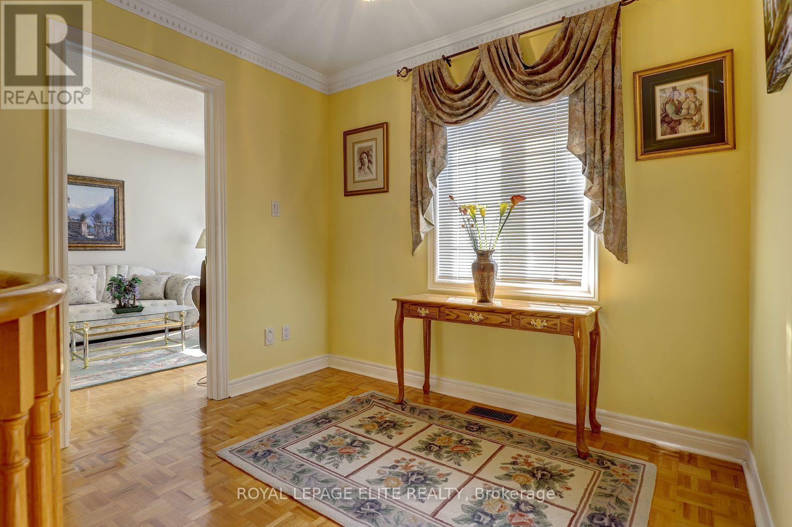 5 Pinecone Way East — photo 36