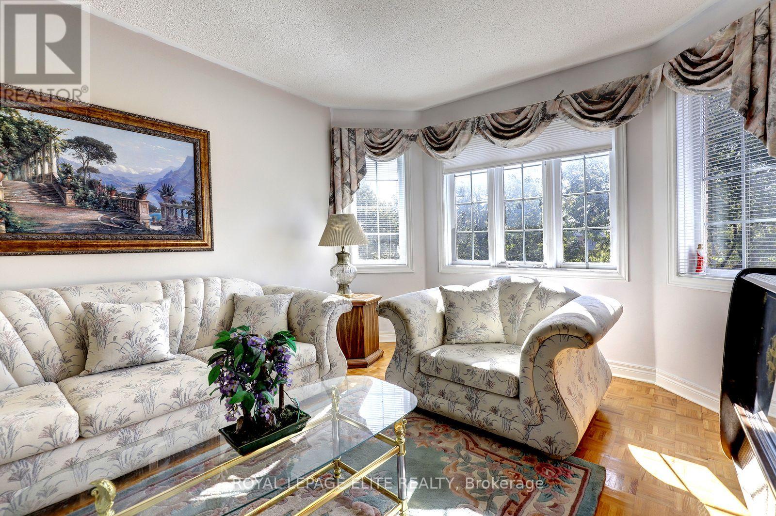 5 Pinecone Way East — photo 37