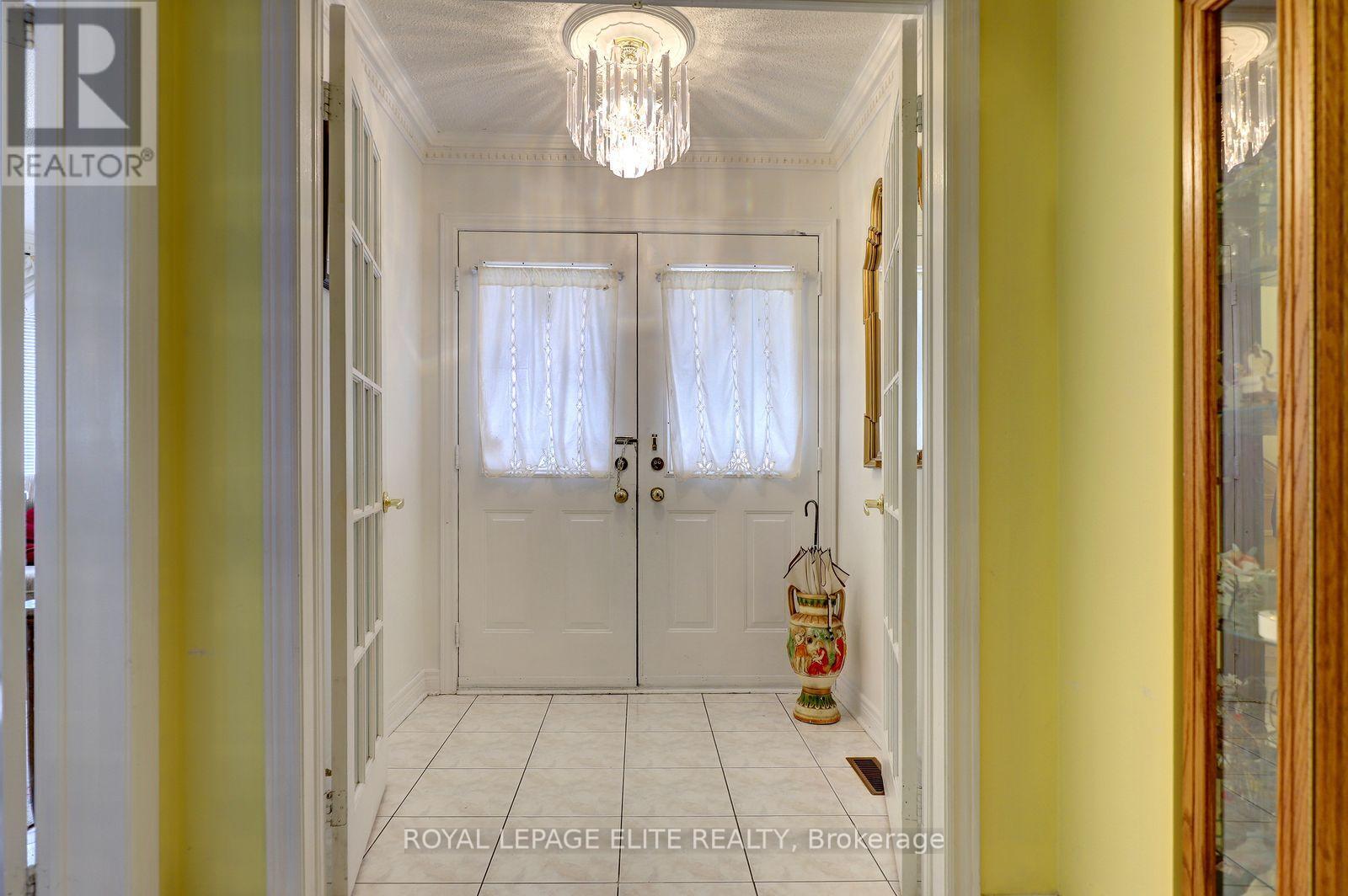 5 Pinecone Way East — photo 4