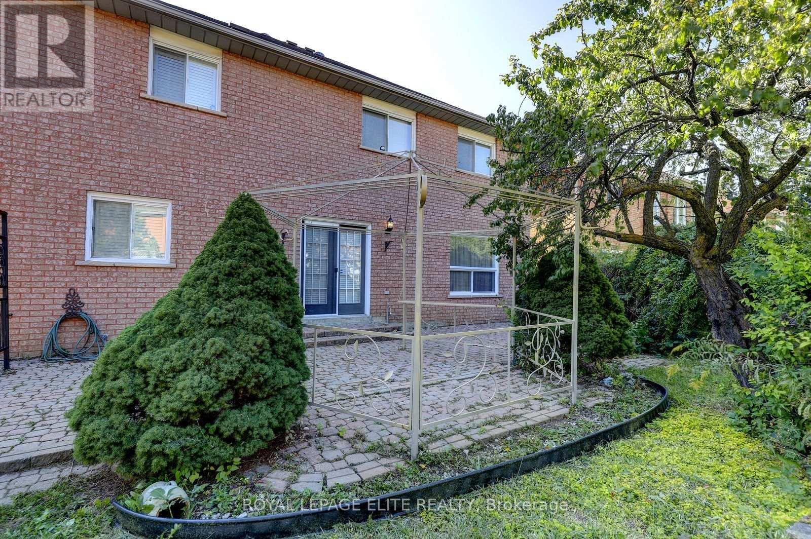 5 Pinecone Way East — photo 49