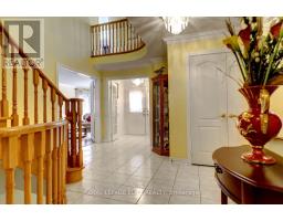 Family room - 5 Pinecone Way E, Brampton, ON L6R1N5 Photo 6