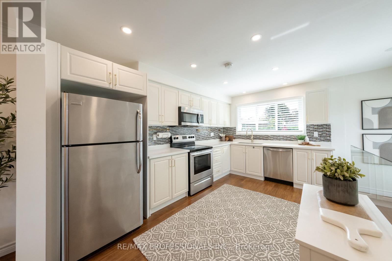 74 CRENDON DRIVE - 10