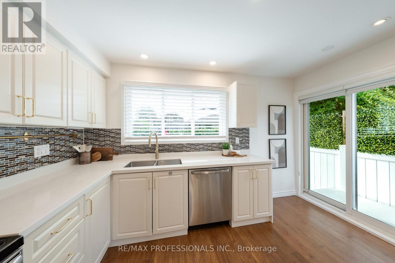 74 Crendon Drive, Toronto, ON photo 11