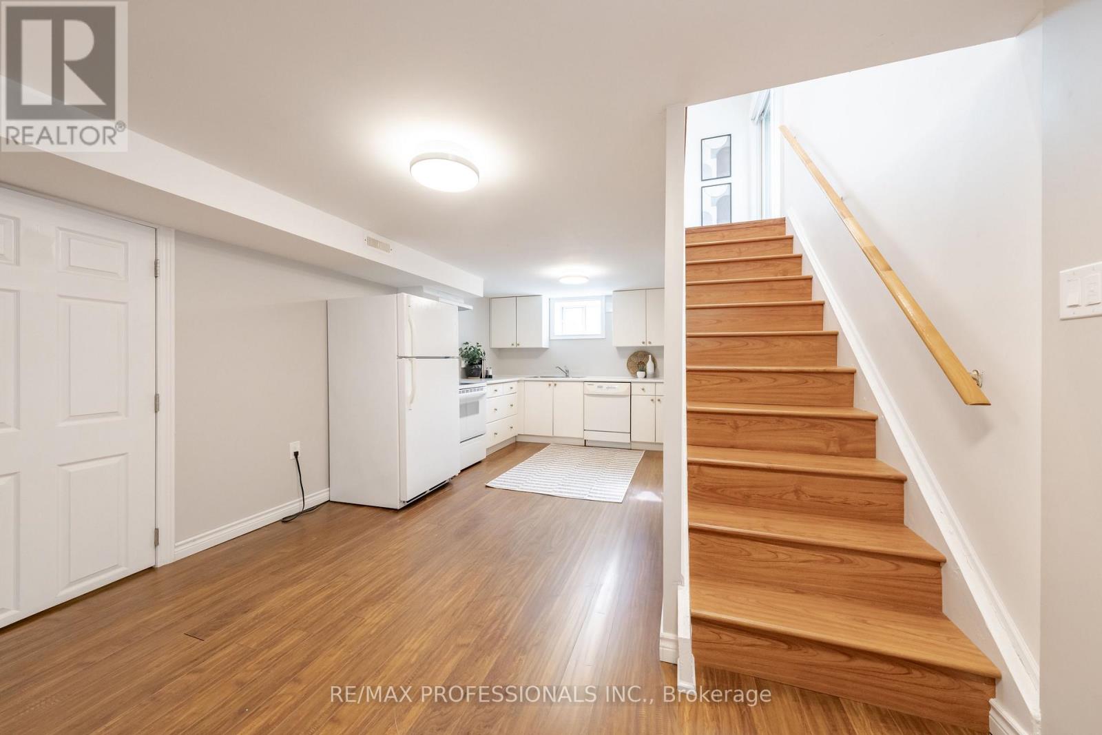 74 CRENDON DRIVE - 19
