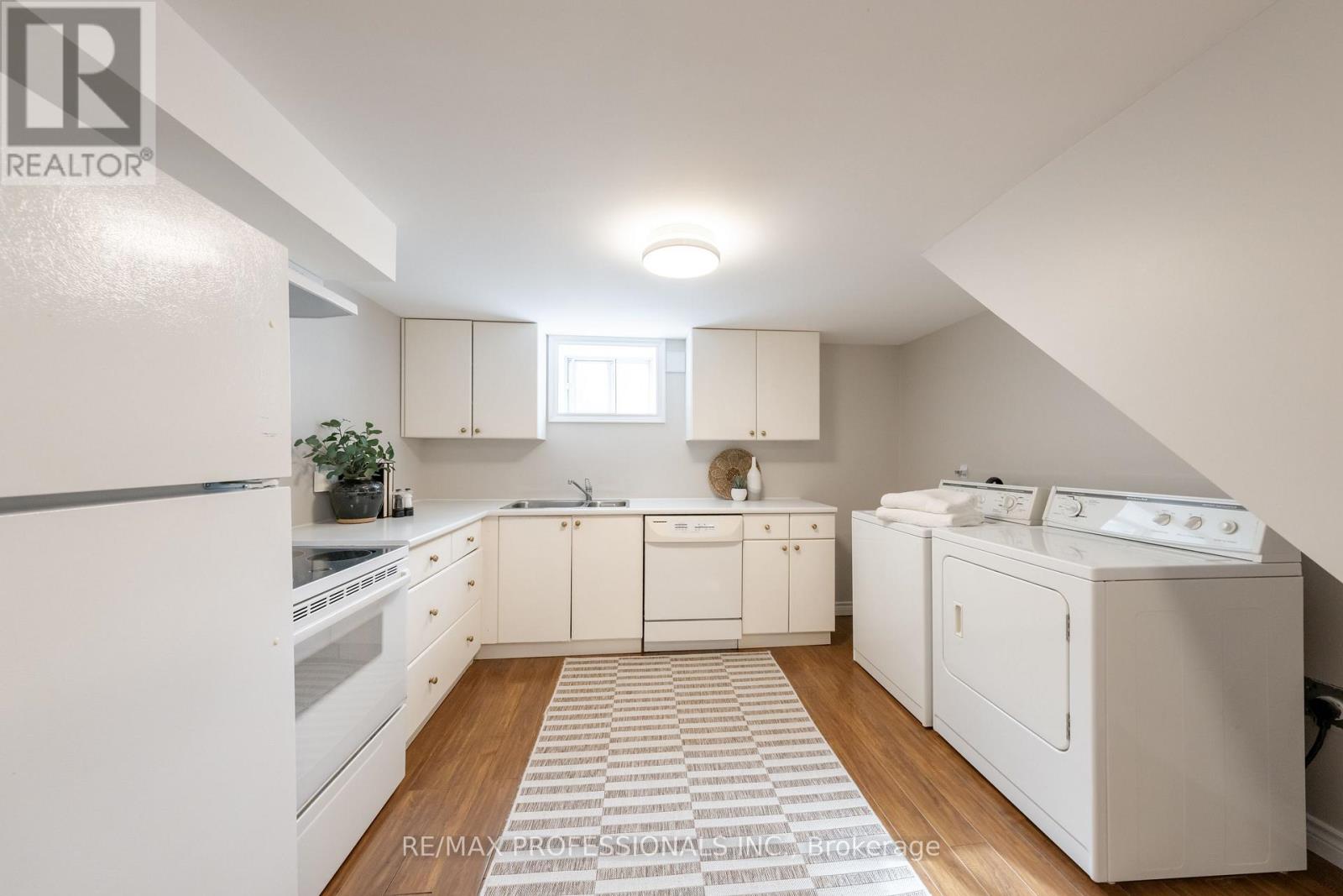 74 CRENDON DRIVE - 20