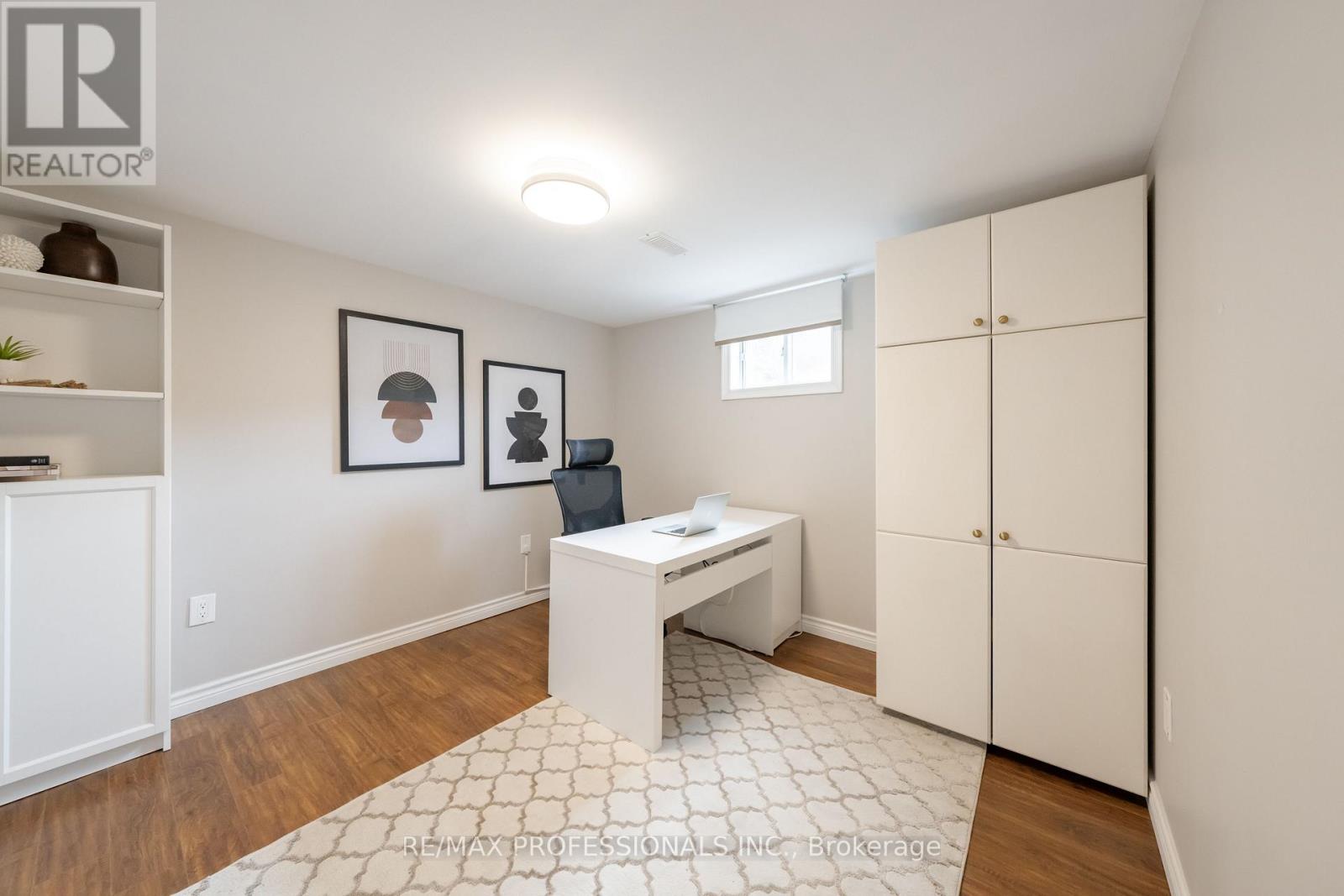 74 CRENDON DRIVE - 23