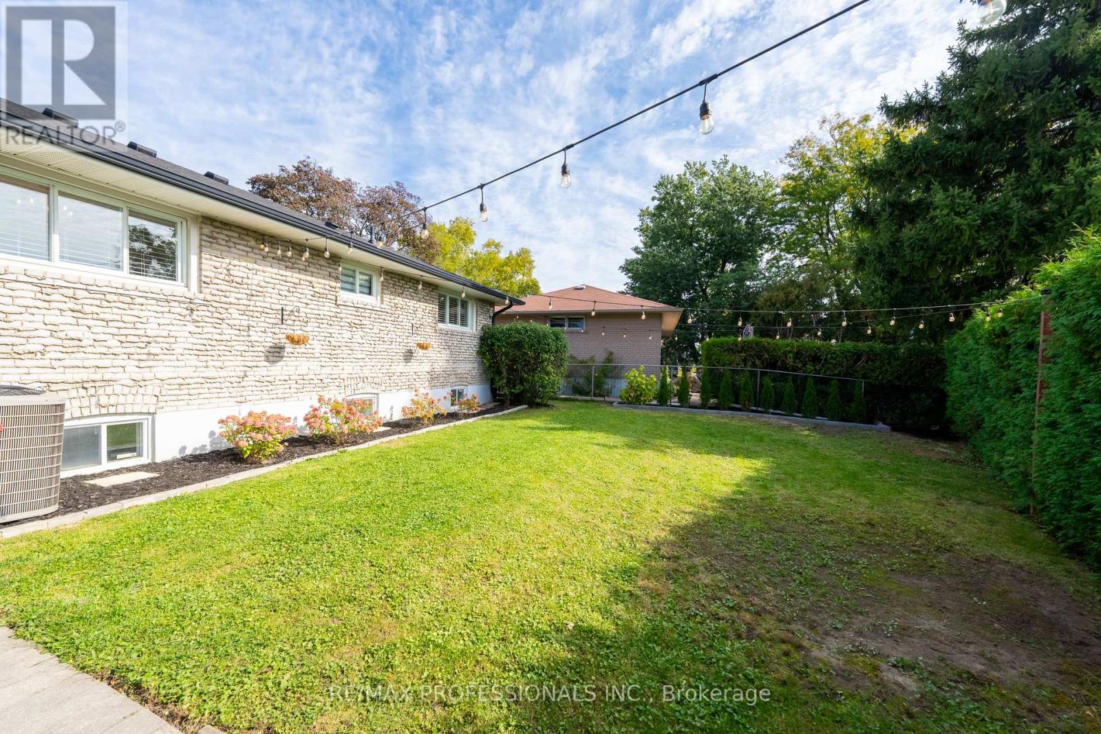 74 Crendon Drive, Toronto, ON photo 26