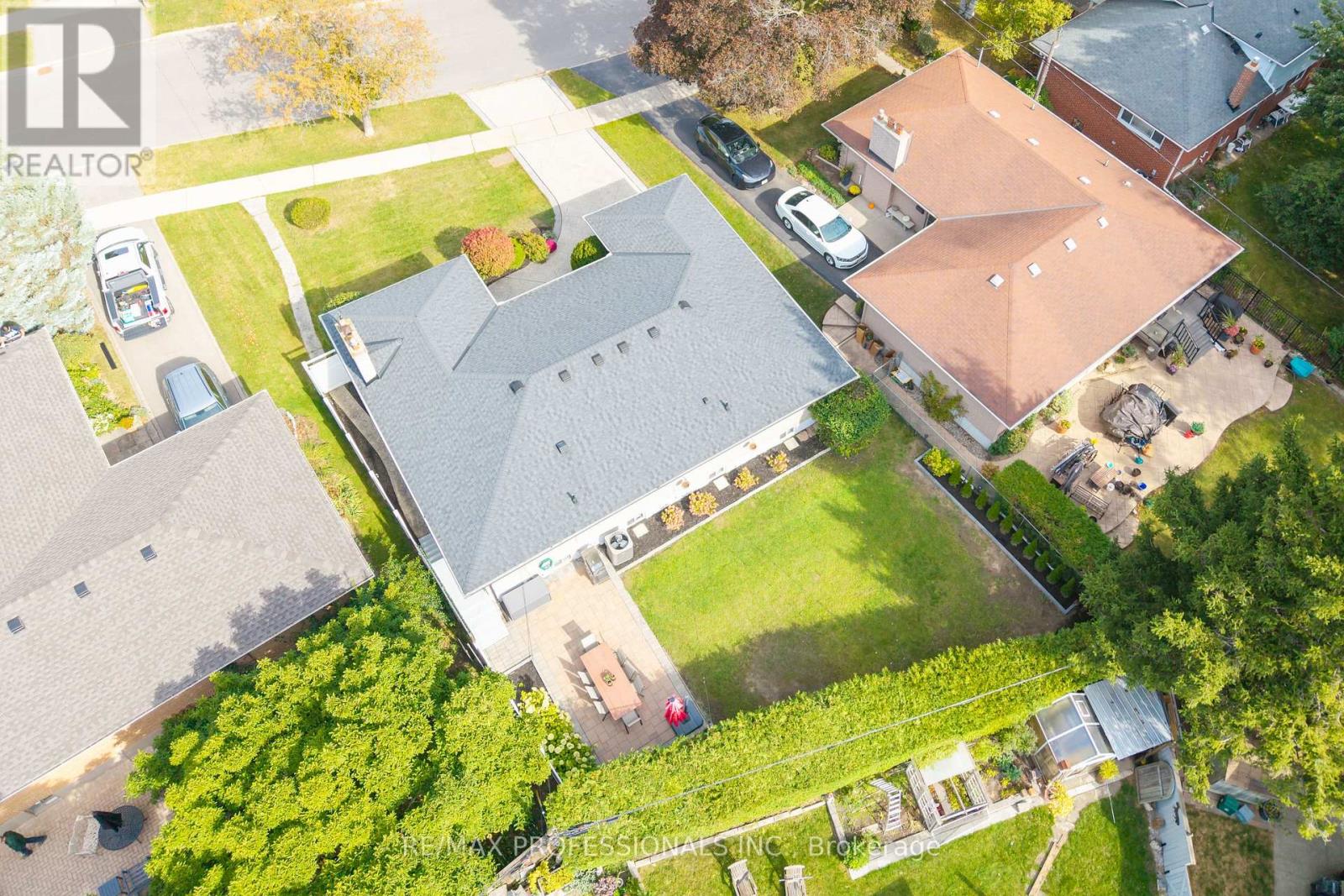 74 CRENDON DRIVE - 30