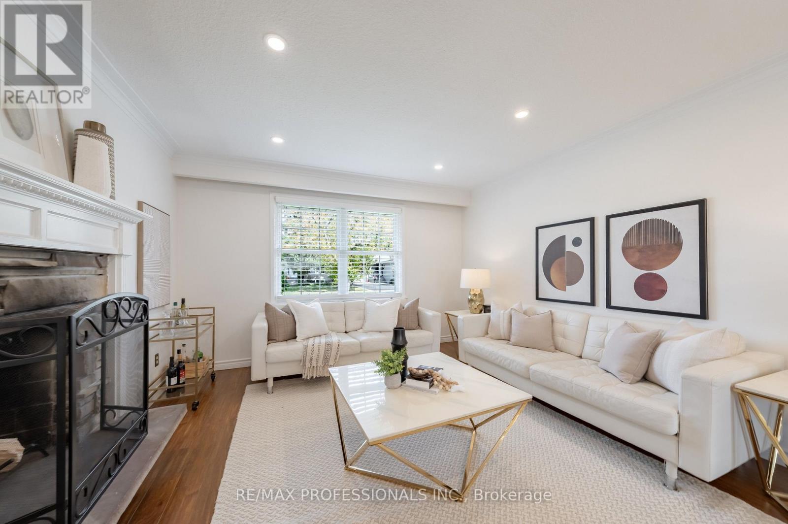 74 Crendon Drive, Toronto, ON photo 9