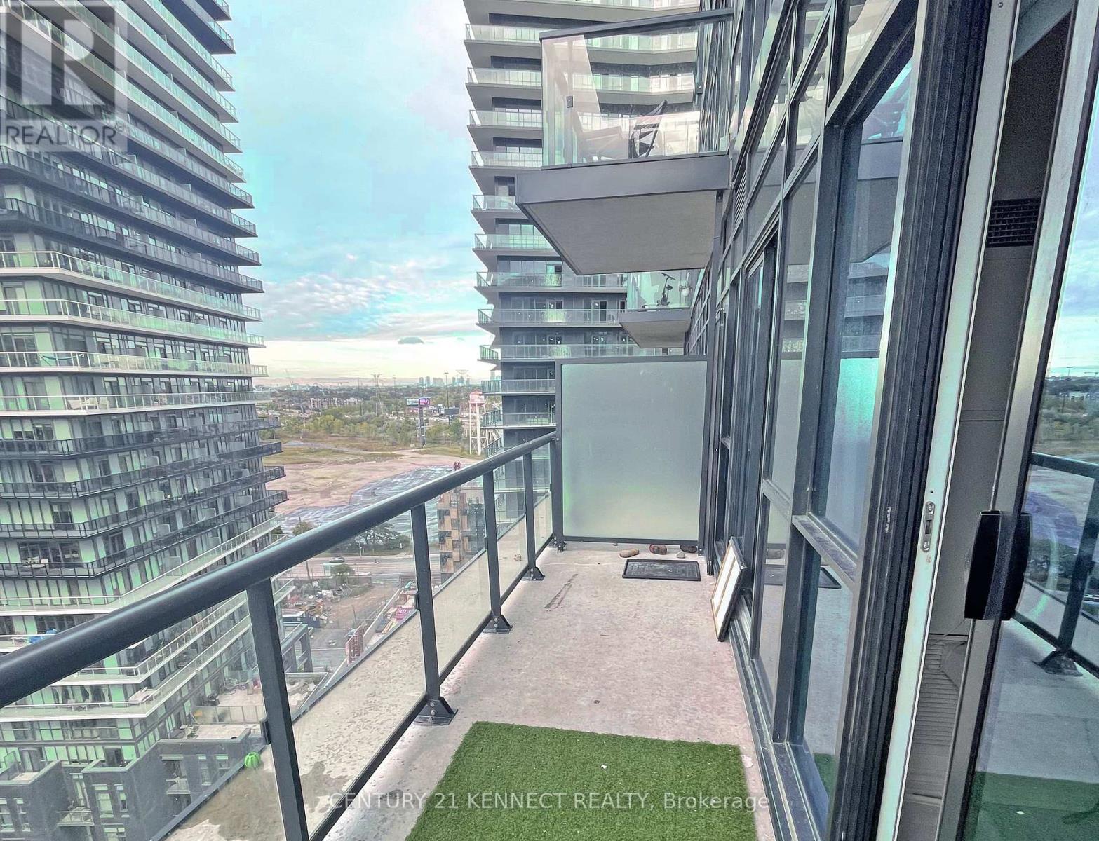 1602- 39 Annie Craig Drive, Toronto, ON photo 8