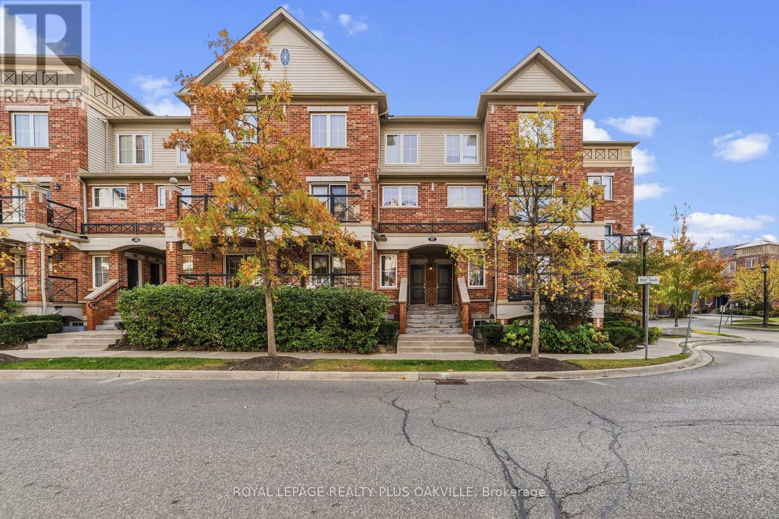 6- 2464 Post Road, Oakville, ON