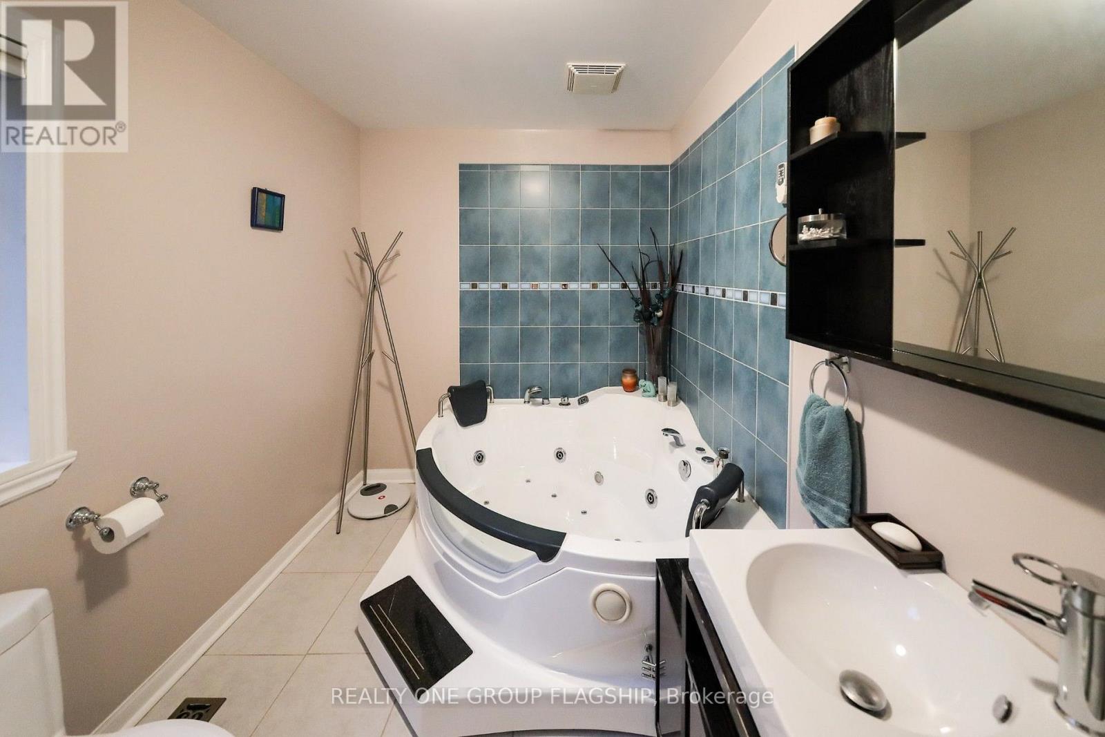 1098 Kipling Avenue, Toronto, ON photo 28