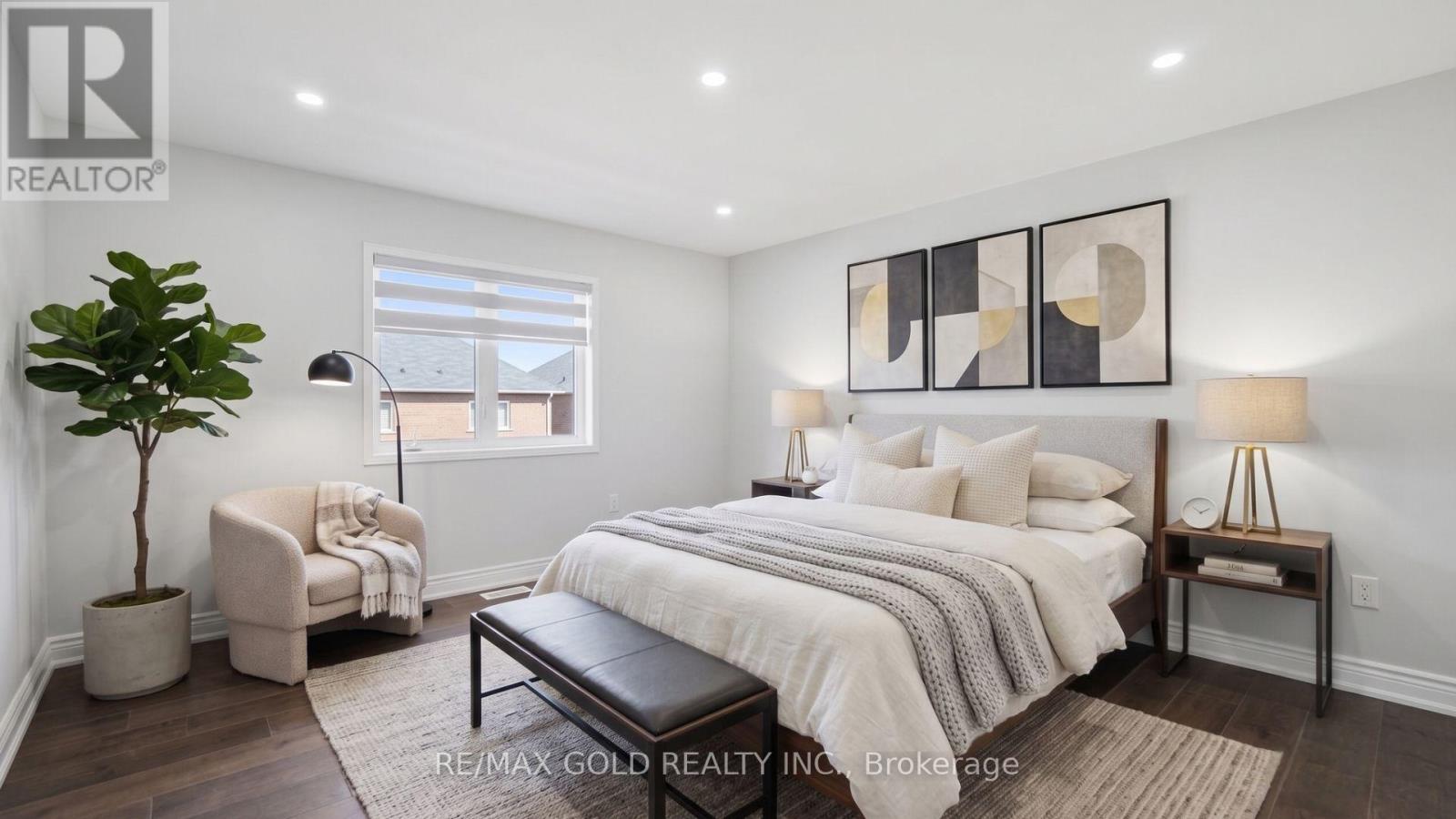 55 LOFTSMORE DRIVE - 28