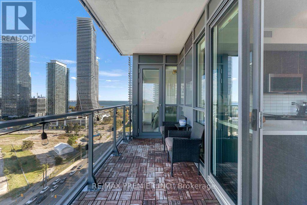 #1807 10 PARK LAWN ROAD - 32