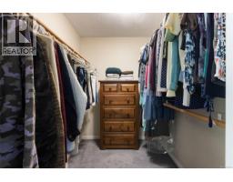 1089 Donwood Dr, Saanich, BC V8X4G3 Photo 22