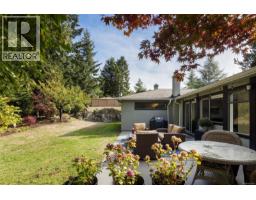 1089 Donwood Dr, Saanich, BC V8X4G3 Photo 32