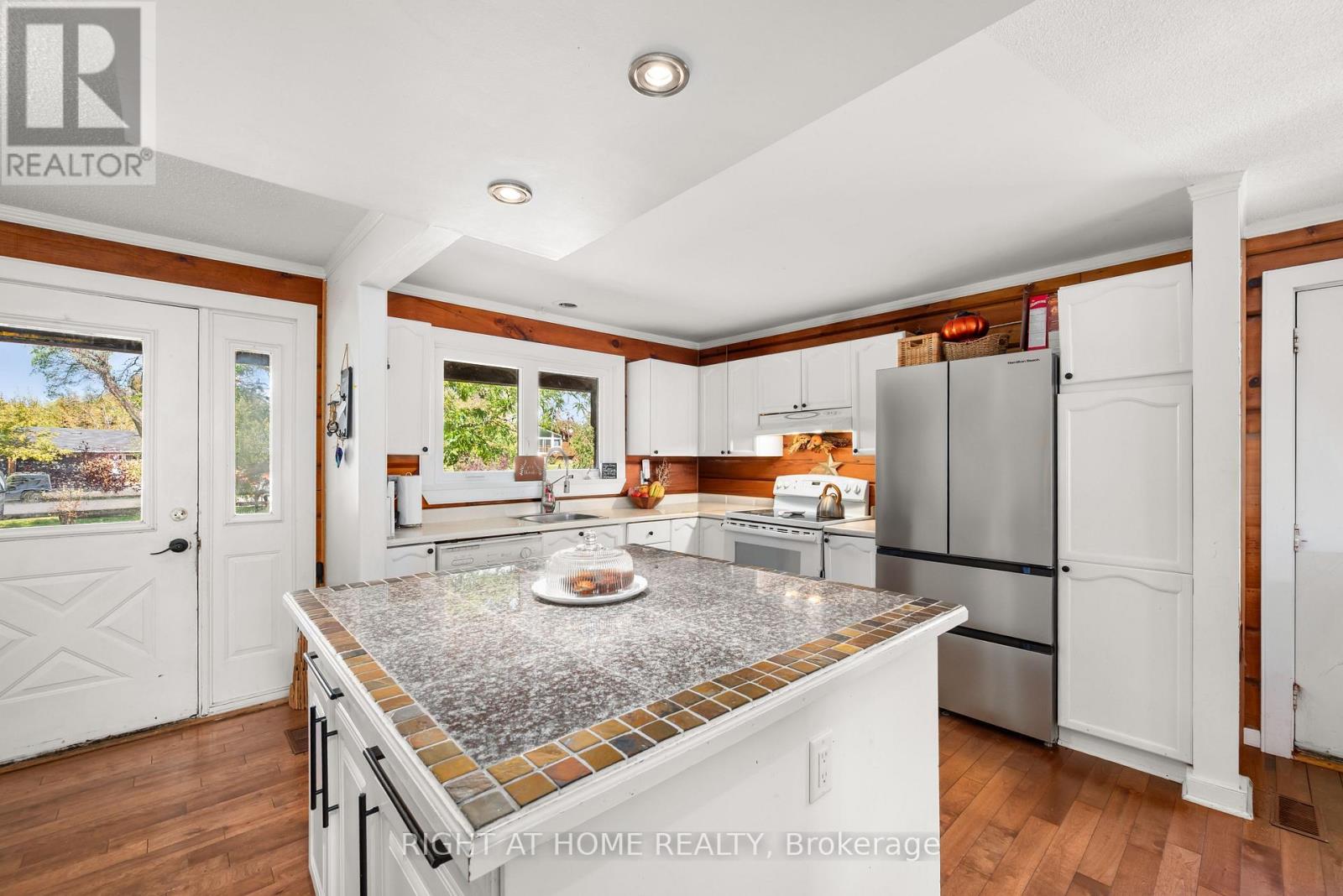 78 HILLSIDE DRIVE - 16
