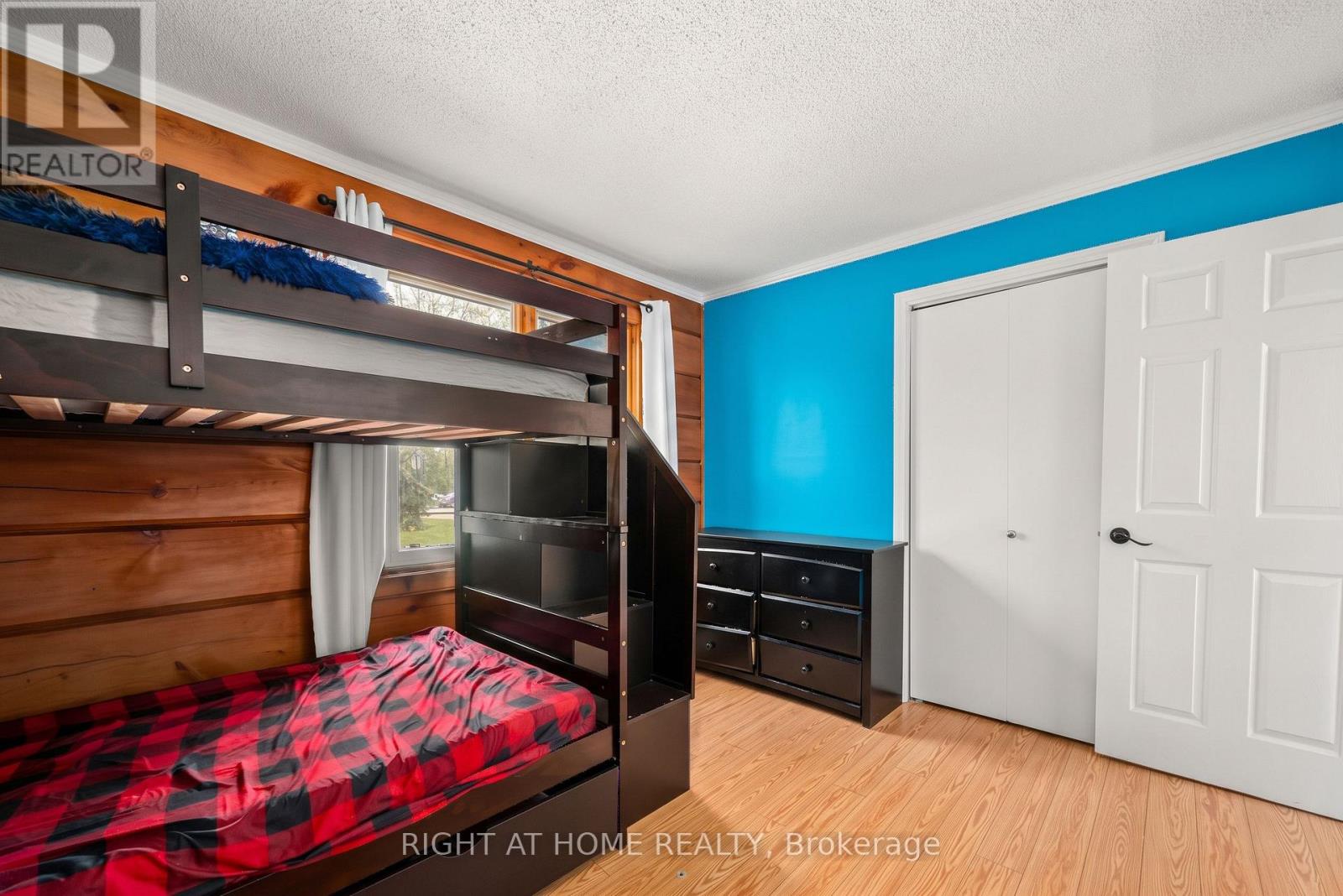 78 HILLSIDE DRIVE - 29