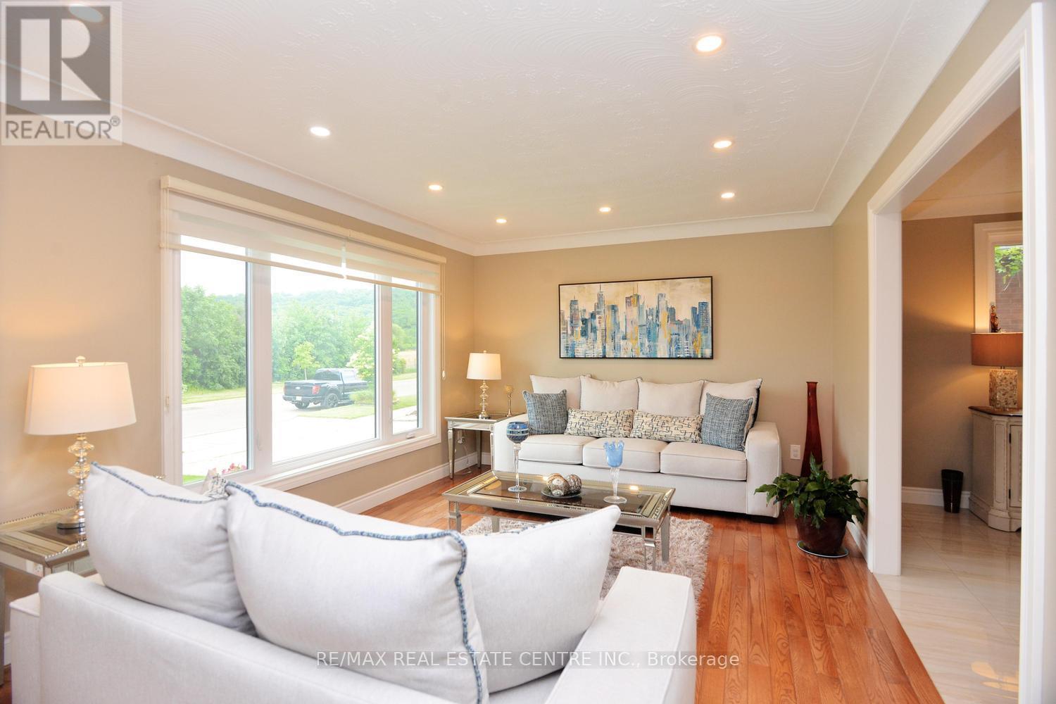 43 Regalview Drive, Hamilton, ON photo 13