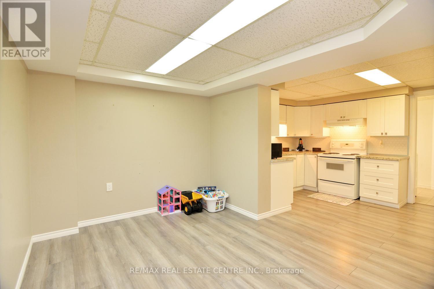 43 Regalview Drive, Hamilton, ON photo 38