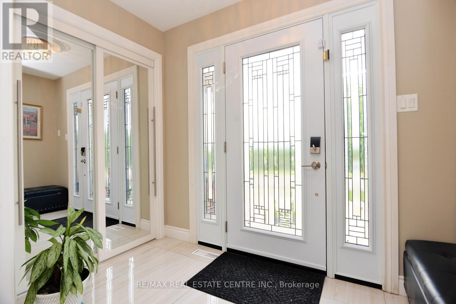 43 Regalview Drive, Hamilton, ON photo 8