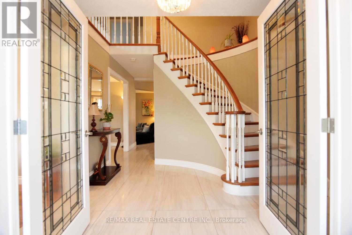 43 Regalview Drive, Hamilton, ON photo 9