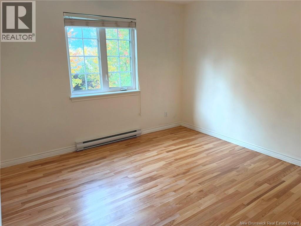 302 Lonsdale Drive - 12
