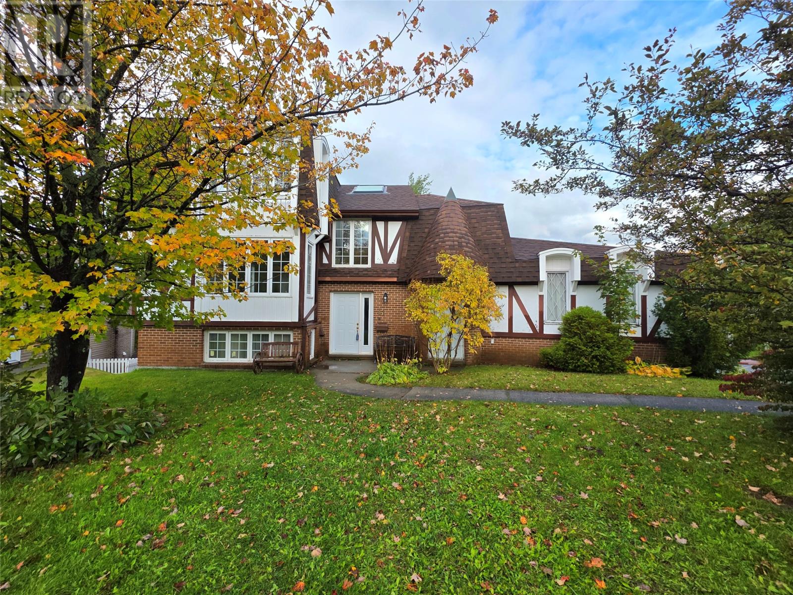 41 MacPherson Avenue - 29