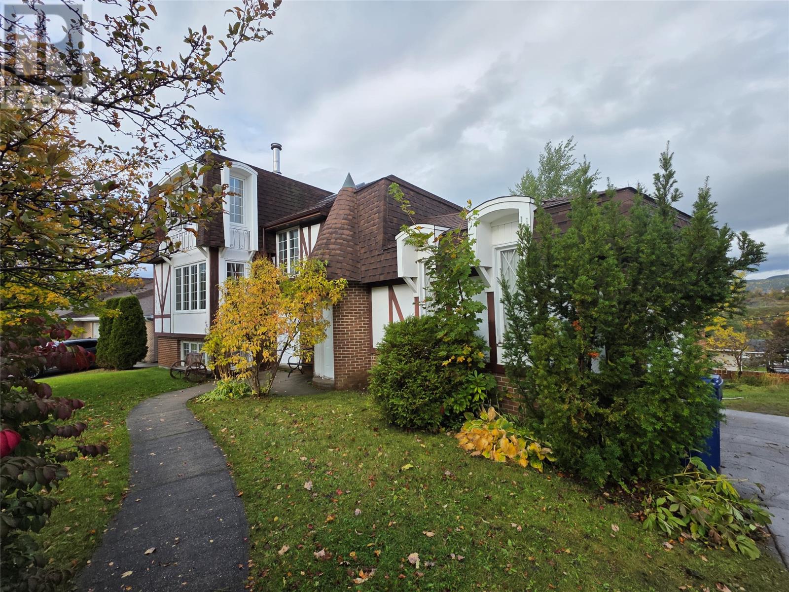 41 MacPherson Avenue - 30