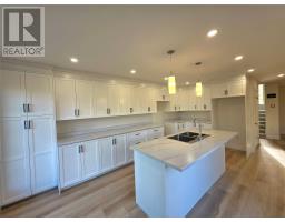 41 MacPherson Avenue thumbnail 8