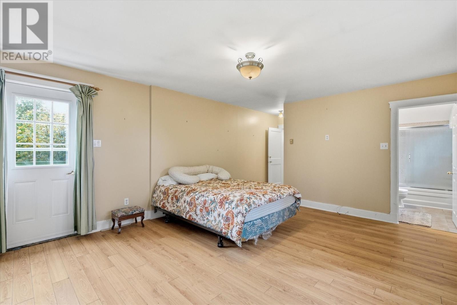 48 Main Street - 22