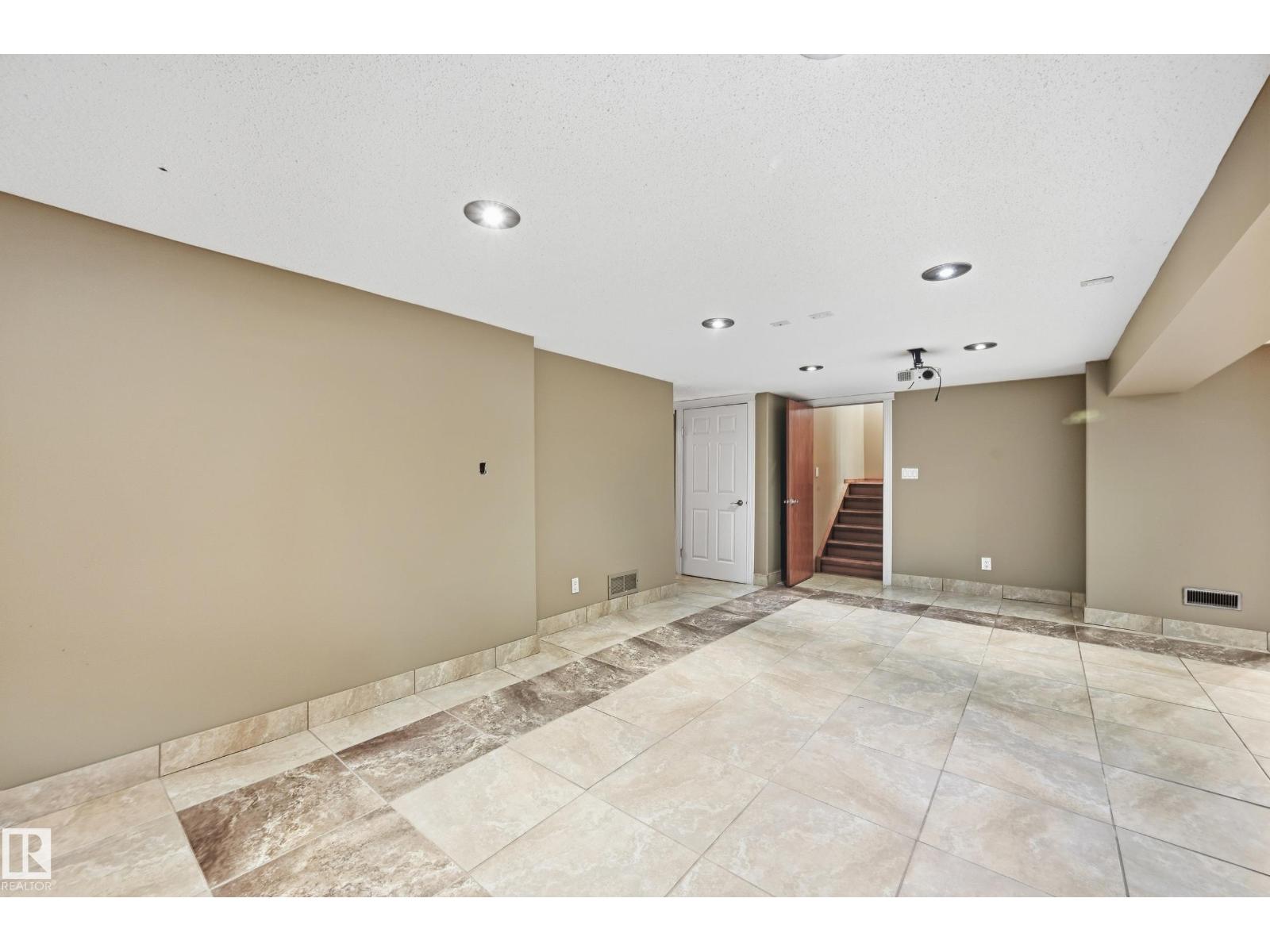 7708 158 Avenue NW, photo 29