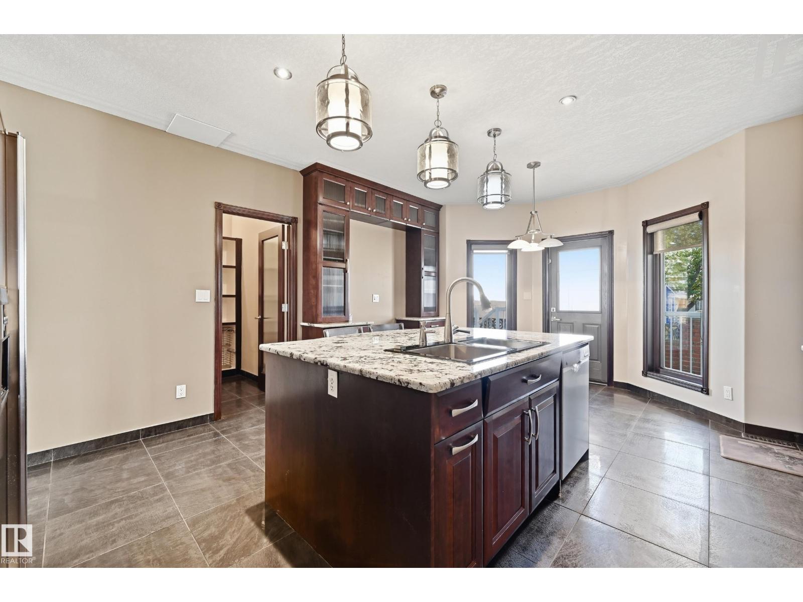 7708 158 Avenue NW, photo 11