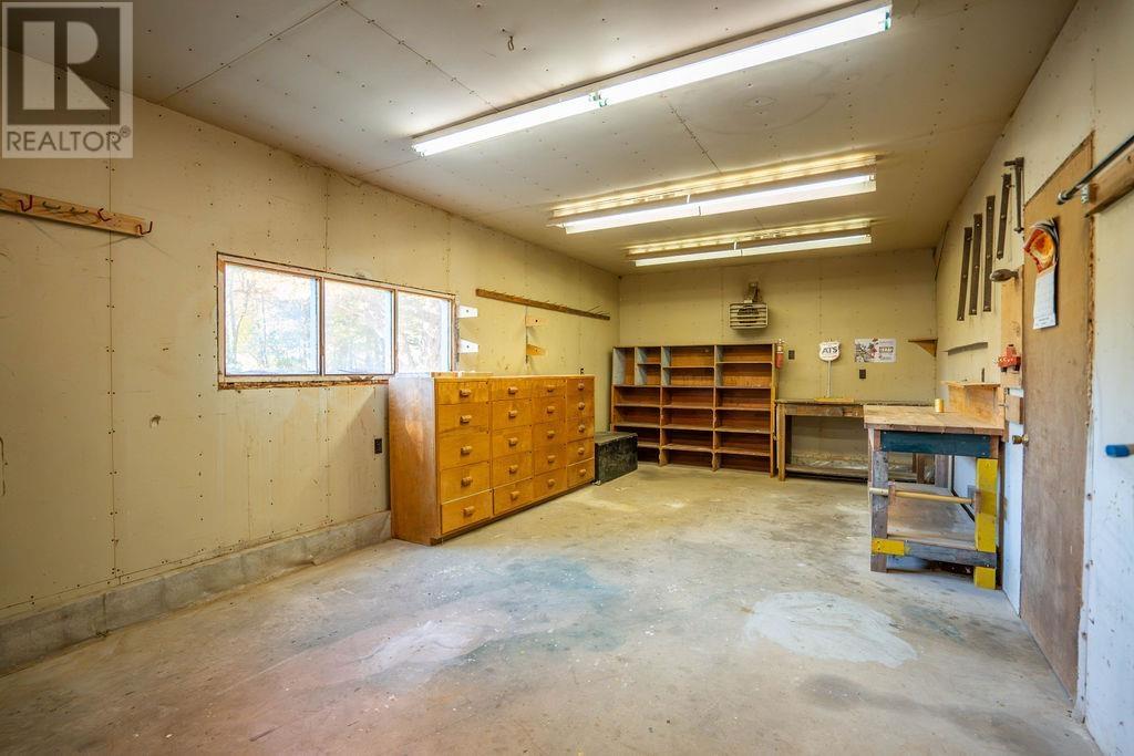 1411 Great Northern Road — photo 47