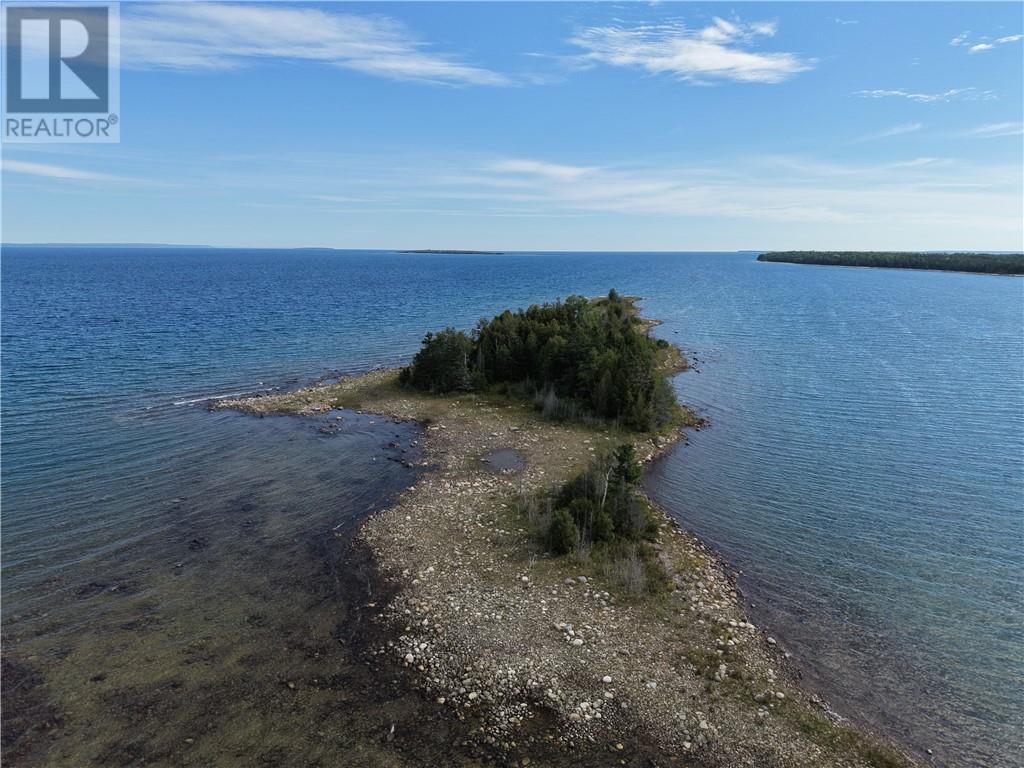 1 Little Island, Nemi Ontario